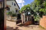 OFIM immobilier loue une charmante Villa à étage avec jardin dans un quartier calme sur Analamahitsy Androhibe