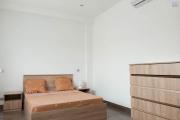 OFIM immobilier offre en location un Appartement de type T5 meublé équipé sis à Ambatobe à 5min à pieds du Lycée Français.