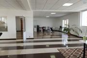 OFIM Immobilier loue un local de 160m2 à usage de bureau sur Antsahavola au 6e étage avec ascenseur et un parking