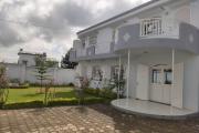 OFIM immobilier loue une villa F6 sur la RN3, Faravohitra Anosiavaratra dans un quartier calme à 200m de la route principale.NON DISPONIBLE