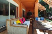 Chambre d'hôtes dans une magnifique villa da style traditionnel avec piscine à Manjaka-Ilafy