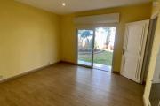 OFIM immobilier loue une charmante villa à étage avec piscine sur un terrain de 1 800m2 dans un quartier calme en bord de route d'Ambohibao