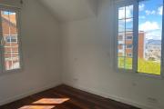 Un grand appartement T5 de 208m2 avec piscine à débordement à 20mn de l'Ambassade de France sur haute ville à Ambohipotsy ( CONTACT LALAINA 0340858376 )