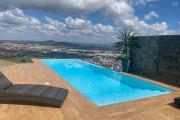 Un grand appartement T5 de 208m2 avec piscine &agrave; d&eacute;bordement &agrave; 20mn de l'Ambassade de France sur haute ville &agrave; Ambohipotsy ( CONTACT LALAINA )