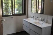 OFIM immobilier loue un appartement neuf T4 de 170m2 sur Ivandry qui est disponible de suite.