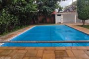 A louer une grande et jolie villa F5  avec piscine dans un quartier très calme à Ivandry
