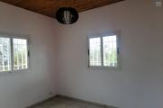 À louer une villa plain pied neuve de type F4 dans un quartier calme et résidentiel de Ambohijanahary Ambohibao