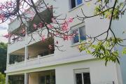 OFIM immobilier loue des appartements T4 neufs et moderne de 200m2 de surface habitable avec un jardin verdoyant sur Ambatobe à 2min du Lycée Français.