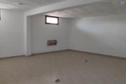 un local professionnel ou commercial de  450m2 en bord de la route à Ankadivato