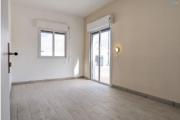 A louer une villa de plain pied standing fraîchement construite avec piscine dans un quartier calme et résidentiel à 10 mn de l'école primaire française C Ambohibao et non loin du centre commercial LEADER PRICE, se situe à Ambohibao Morondava