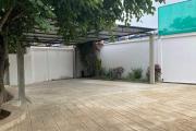 Belle villa haut standing F5 à étage, quartier calme, cadre arboré à Malaza Andoharanofotsy-Antananarivo
