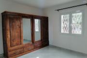 À louer un appartement neuf de type T3 dans un quartier calme, résidentiel et sécurisé de Ilaivola à proximité de toutes les commodités et non loin de l'aéroport international Ivato. (NON DISPONIBLE)