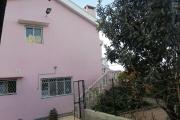 À louer un appartement neuf de type T3 dans un quartier calme, résidentiel et sécurisé de Ilaivola à proximité de toutes les commodités et non loin de l'aéroport international Ivato. (NON DISPONIBLE)