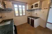 A louer une maison traditionnelle de type F5 situ&eacute; dans un quartier s&eacute;curis&eacute; non loin de l'a&eacute;roport et la nouvelle rocade d'Andranotapahana sise &agrave; Amboropotsy Talatamaty. CONTACT Jacky 034 02 443 04 (NON DISPONIBLE)