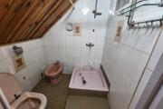 A louer une maison traditionnelle de type F5 situé dans un quartier sécurisé non loin de l'aéroport et la nouvelle rocade d'Andranotapahana sise à Amboropotsy Talatamaty. CONTACT Jacky 034 02 443 04