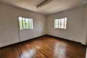 À louer un bâtiment de R+2 type T6 idéal pour bureaux ou usage professionnel bord de route principale sise à Ivandry. Contact 0340244304