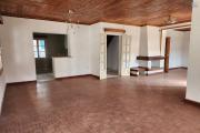 À vendre une villa à étage de type F5 avec mezzanine située à Ankadikely Ilafy sur un terrain de 663m2 bord de route goudronnée