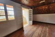 À vendre une villa à étage de type F5 avec mezzanine située à Ankadikely Ilafy sur un terrain de 663m2 bord de route goudronnée