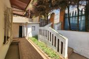 À vendre une villa à étage de type F5 avec mezzanine située à Ankadikely Ilafy sur un terrain de 663m2 bord de route goudronnée