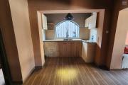 À louer une villa meublée contemporaine à étage de type F4 avec piscine non loin de l'école primaire française C et l'école Georges Brassens sise à Ambohibao. (NON DISPONIBLE)