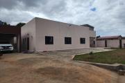 À vendre : Villa neuve et moderne de plain-pied, de type F5, située dans le quartier calme et résidentiel d'Angodongodona, Iavoloha. Sur un terrain de 700m2