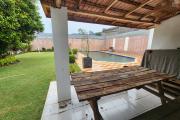 À louer une villa non meublée à étage de type F6 avec piscine  non loin de l'aéroport et l'école primaire française C à Ambohibao (NON DISPONIBLE)