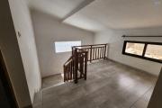 À louer un appartement de type T4 au 1er étage sis à Talatamaty près de l'école Childhood et Claire Fontaine. CONTACT 034 02 443 04