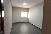 location d'un immeuble avec 2 appartements T4 et 1 appartement T3 en bord de la route à Soanierana