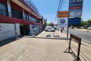 A louer espace commercial ou professionnel 42m2 de standing au rez-de-chaussée-de-chaussée avec parking privé bord de route principale très passante sur Ambohibao.
