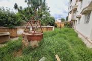 Pur vos projets professionnels ou personnels, OFIM loue une villa F6 avec des chambres attenantes sur Talatamaty en bord de route. NON DISPONIBLE