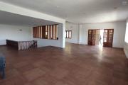 Prix en baisse!!!Vente d'une spacieuse villa de type F6  avec piscine et toit terrasse  avec vue imprenable situ&eacute;e &agrave; Tsimbazaza