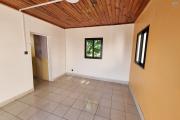 À louer une villa à étage rénovée de type F5 sise à Mandrosoa Ivato non loin de l'aéroport avec accès facile