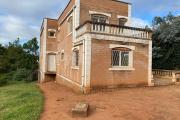 Vente d'un maison F6 à Amboanjobe
