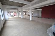 OFIM Immobilier offre en location des locaux commerciaux de 12m2 au 1 étage d'un bâtiment en bord de route sur Andravoahangy