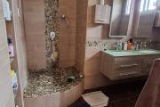 OFIM immobilier offre en location un T4 semi meublé en duplex à 5min d'Ivandry dans une résidence sécurisée H24