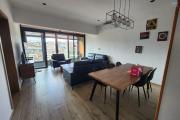 À louer un appartement meublé de standing type F3 avec rooftop privatif sise à Androhibe dans une résidence hautement sécurisée.