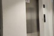 À louer un appartement meublé de standing type F3 avec rooftop privatif sise à Androhibe dans une résidence hautement sécurisée.