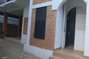 A louer, belle maison F4 à étage,  neuve de style traditionnel, à  usage mixte en plein centre sur Behoririka - Antananarivo
