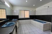 Une villa F5 dans la résidence bonnet à Ivandry ( CONTACT LALAINA 0340858376 )