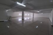 OFIM Immobilier offre en location un entrepôt  de 480m2 en deux niveaux sur ambolokandrina à environ 30min du centre ville.