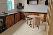A LOUER Villa F6 dans un quartier résidentiel à 7mn à pieds du lycée Français a Ambatobe, Contact Francia  0340221869