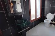 A LOUER Villa F6 dans un quartier résidentiel à 7mn à pieds du lycée Français a Ambatobe, Contact Francia  0340221869