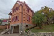 A louer, une villa de style traditionnelle F5 à Andranomena- Ambohibao