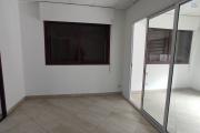 un local professionnel ou commercial de  450m2 en bord de la route à Ankadivato