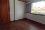 A vendre, une villa  F5 sur 1000 m2 de terrain avec vue imprenable sur Fort Voyron - Antananarivo
