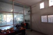 A louer, un local de 90 m2 sur 3 niveaux en bord de route principale à Antaninandro- Antananarivo