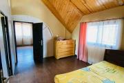 Villa F4 semi-meublée en location sur Mahazoarivo Ambohitsoa.