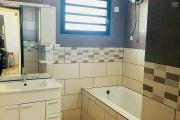 Villa F4 semi-meublée en location sur Mahazoarivo Ambohitsoa.