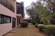 A LOUER Villa de standing de type F4 à moins de 7mn de leader price Ambatobe