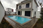 A VENDRE une villa  neuve  de 200m2 habitable avec piscine sur 420m2 a Manadriana Ambatobe